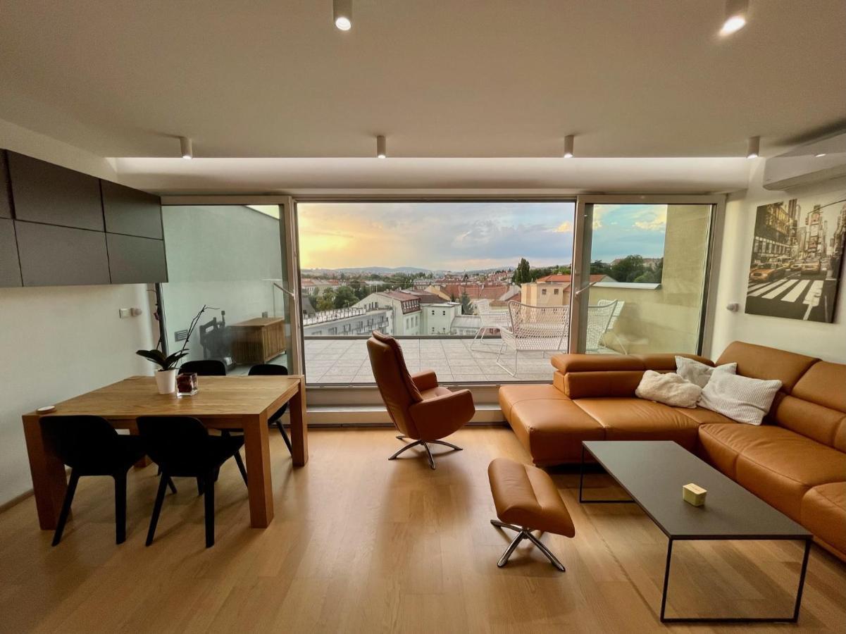 Brno City Center Apartment With Parking And A Big Terrace Eksteriør billede